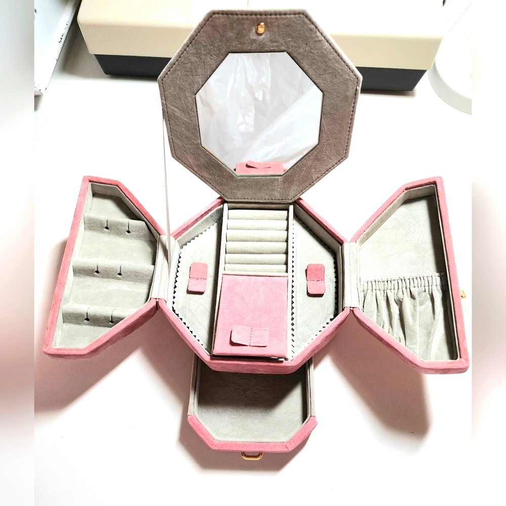 NWOT Pink nubuck suede travel jewelry box